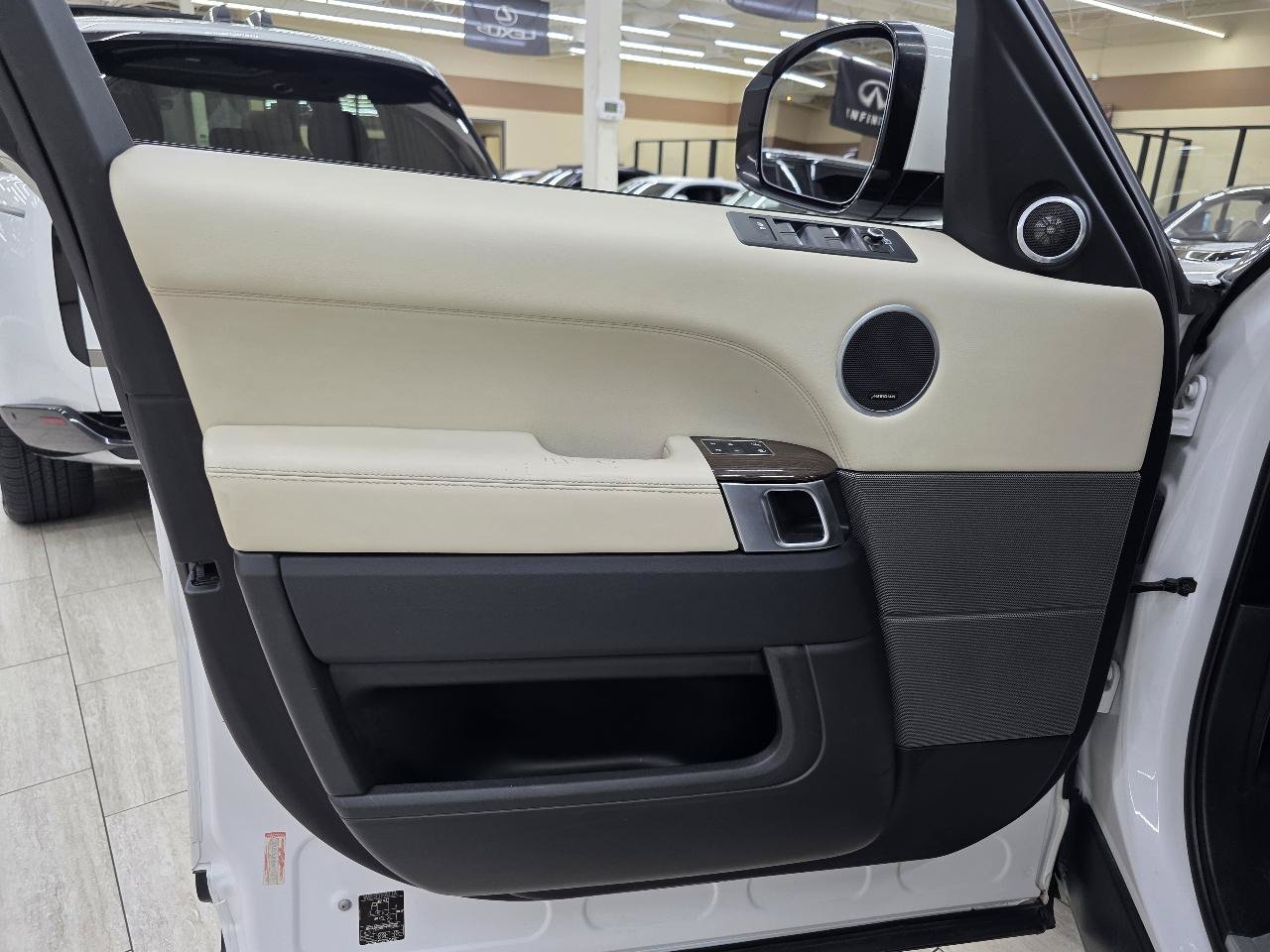 Used 2015 Land Rover Range Rover Sport HSE AWD/4WD image 42