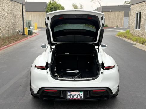 Used 2022 Porsche Taycan 4S AWD/4WD image 30