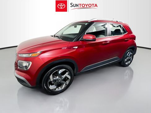 Used 2025 Hyundai Venue SEL FWD image 9