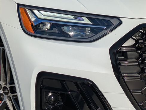 Used 2024 Audi Q5 e Premium Plus image 25