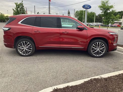 Used 2025 Buick Enclave Avenir w/ Super Cruise Package AWD/4WD image 7