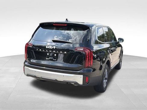Used 2024 Kia Telluride LX FWD image 5