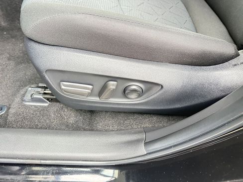 Used 2025 Toyota RAV4 XLE image 23