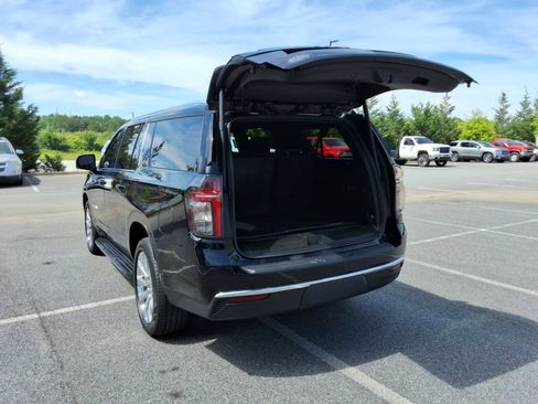 Certified 2023 Chevrolet Suburban LT w/ Luxury Package RWD image 15