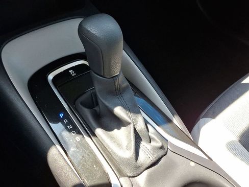 Used 2025 Toyota Corolla LE FWD image 21