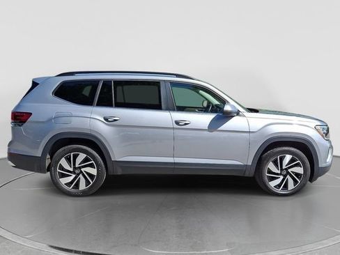 Used 2025 Volkswagen Atlas SE AWD/4WD image 9