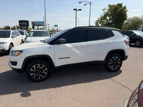 Used 2019 Jeep Compass Trailhawk w/ Popular Equipment Group AWD/4WD image 5