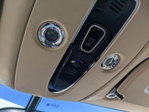 Used 2024 Aston Martin DBX image 32