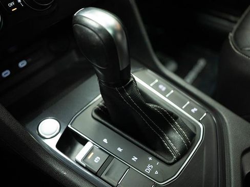 Used 2021 Volkswagen Tiguan SE R-Line image 22