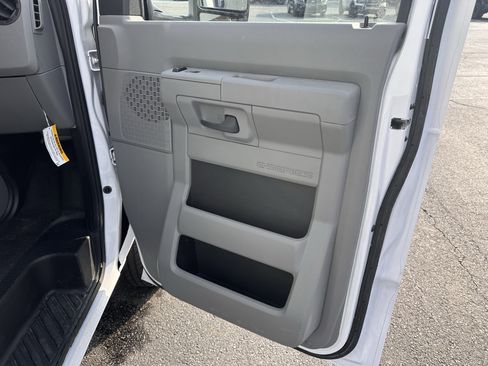 Used 2025 Ford E-350 and Econoline 350 XL w/ Power Equipment Group image 9