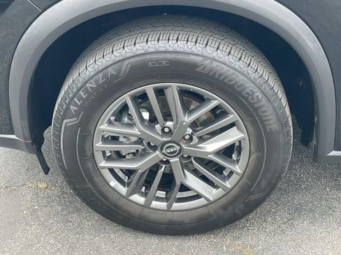 Used 2025 Nissan Rogue S FWD image 39