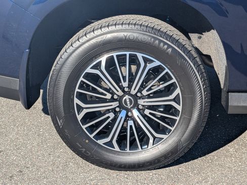 Certified 2025 Nissan Armada Platinum w/ Convenience Package image 11