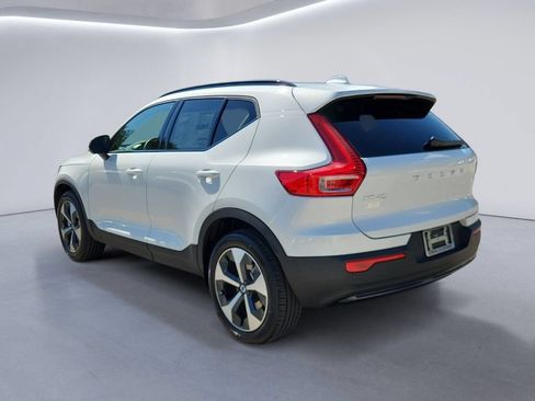 New 2026 Volvo XC40 B5 Plus w/ Protection Package Premier AWD/4WD image 5