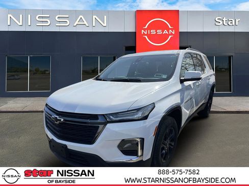 Used 2023 Chevrolet Traverse LT w/ Midnight/Sport Edition image 2