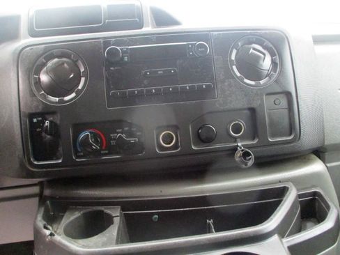Used 2010 Ford E-150 and Econoline 150 RWD image 10