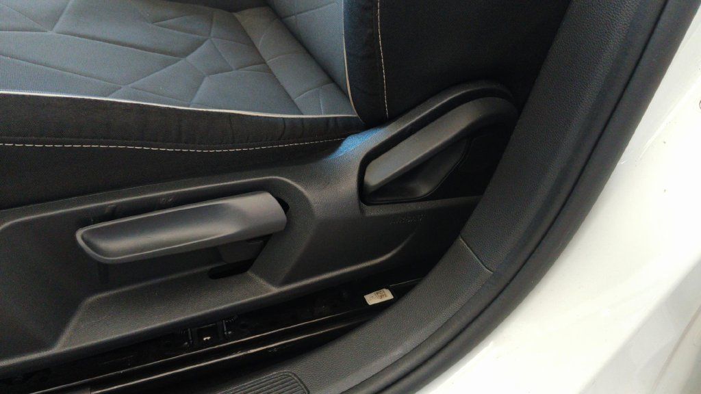 Used 2025 Volkswagen Jetta Sport FWD image 15