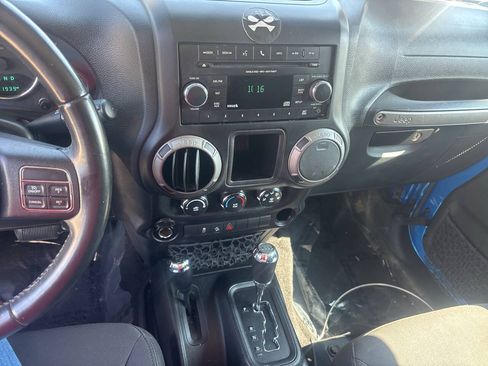 Used 2016 Jeep Wrangler Unlimited Sport w/ Connectivity Group AWD/4WD image 11