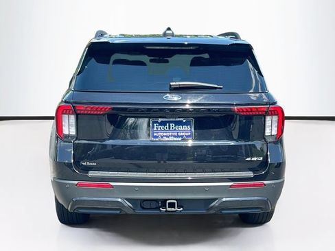 Certified 2025 Ford Explorer ST-Line AWD/4WD image 7
