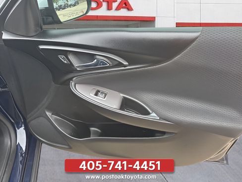 Used 2018 Chevrolet Malibu LT FWD image 14