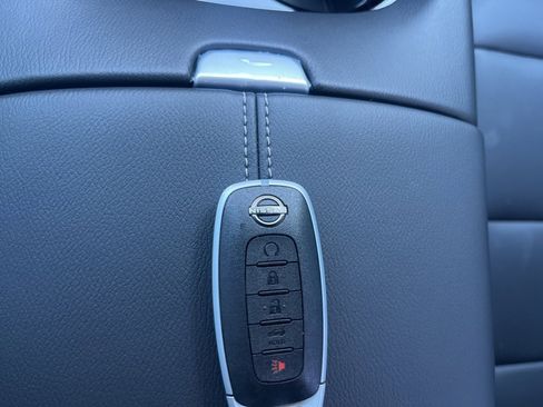 Used 2025 Nissan Murano SV image 20