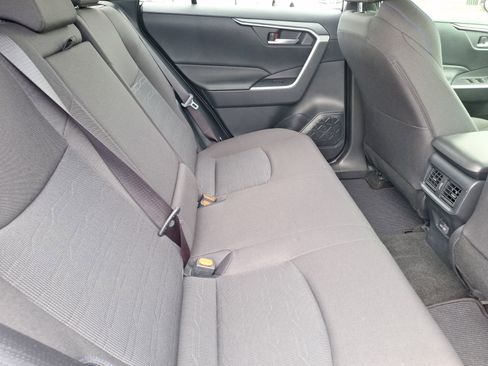 Used 2025 Toyota RAV4 SE image 33