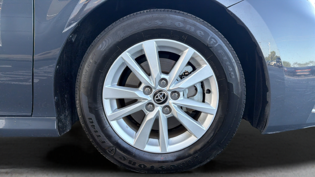 Used 2026 Toyota Camry LE FWD image 7