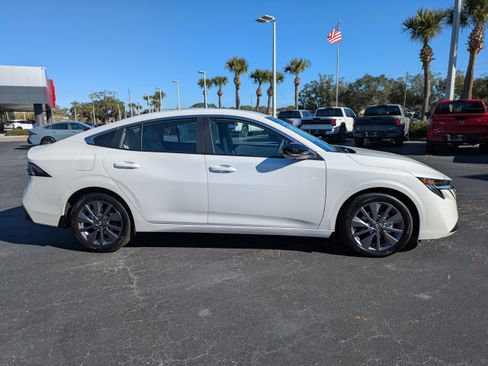 New 2026 Nissan Sentra SL w/ Floor Mat Package image 3