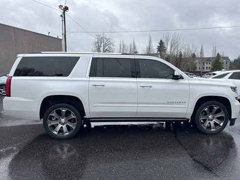 Used 2018 Chevrolet Suburban Premier image 8