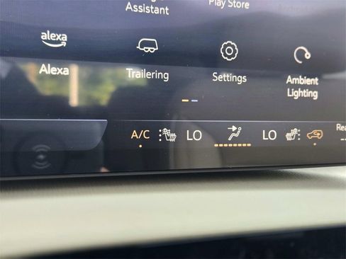 New 2025 Buick Enclave Preferred w/ Power Package image 27