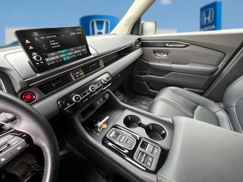 Used 2025 Honda Pilot Touring image 23