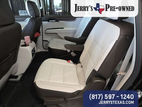 Used 2025 GMC Acadia Denali w/ Super Cruise Package FWD image 15