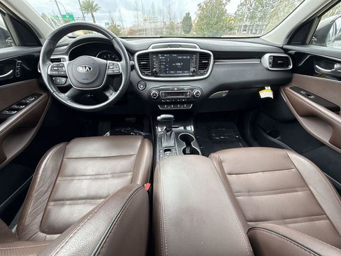 Used 2019 Kia Sorento SX image 19