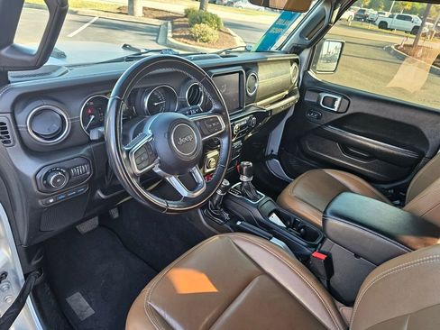 Used 2022 Jeep Wrangler Unlimited Rubicon 4xe AWD/4WD image 16
