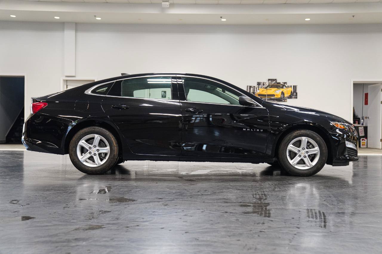 Used 2024 Chevrolet Malibu LS FWD image 9