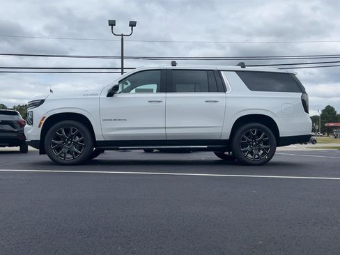 New 2025 Chevrolet Suburban High Country w/ LPO, Illumination Package image 2