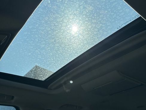 Used 2020 Cadillac Escalade Premium Luxury image 18