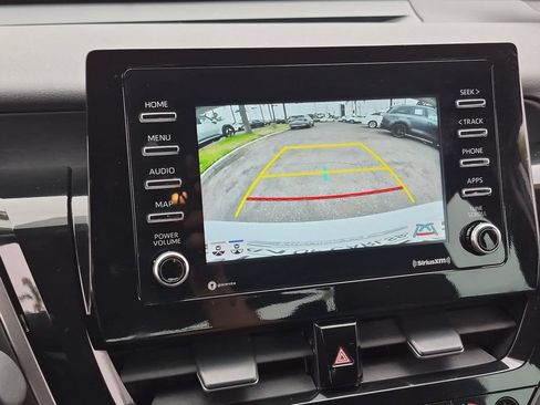 Used 2022 Toyota Camry SE FWD image 15
