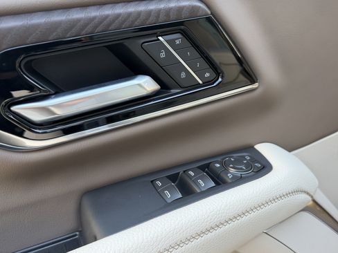 New 2026 GMC Yukon XL Denali w/ Denali Reserve Package image 14