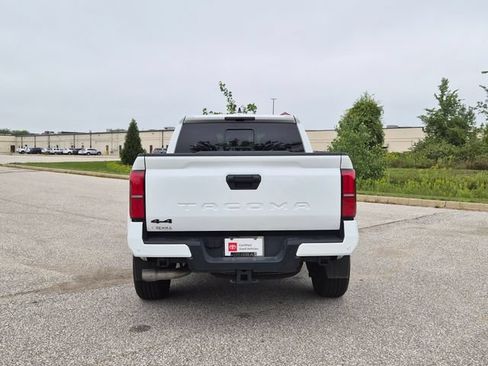 Used 2024 Toyota Tacoma TRD Sport w/ TRD Sport Upgrade Package AWD/4WD image 6