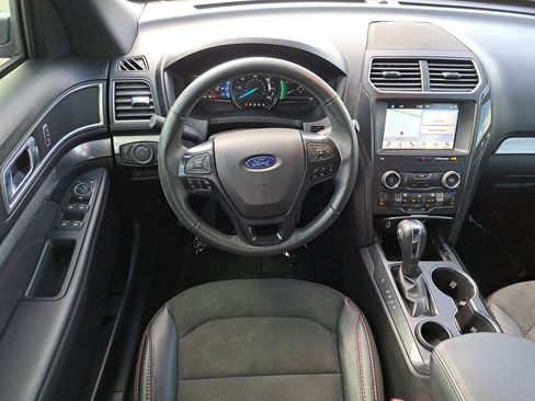 Used 2019 Ford Explorer XLT w/ Equipment Group 202A image 12