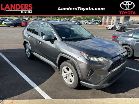 Used 2021 Toyota RAV4 LE AWD/4WD image 1
