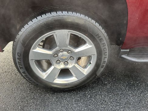 Used 2019 Chevrolet Tahoe LT w/ Luxury Package image 34