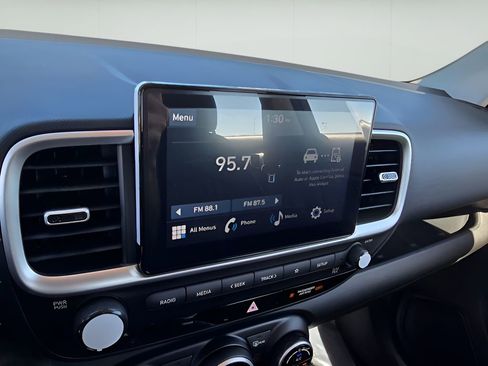 New 2025 Hyundai Venue SEL FWD image 20