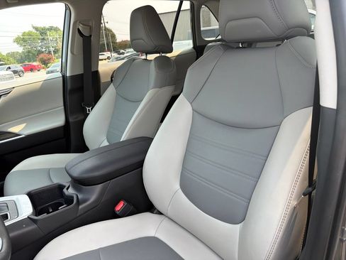 Used 2025 Toyota RAV4 XLE Premium FWD image 3