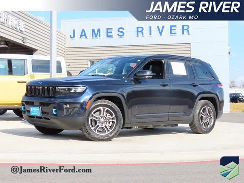 Used 2024 Jeep Grand Cherokee Trailhawk image 1