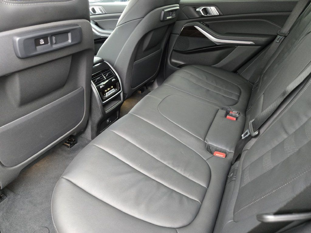 Used 2020 BMW X5 xDrive40i w/ Convenience Package AWD/4WD image 29