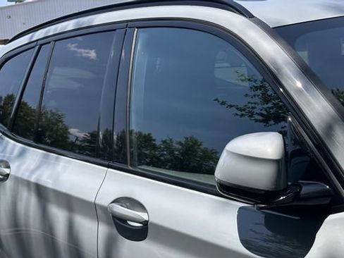 Used 2024 BMW X3 xDrive30i w/ Premium Package w/ZPA AWD/4WD image 3