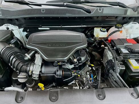 Used 2025 Chevrolet Blazer LT w/ Midnight/Sport Edition image 33