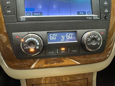 Used 2011 Cadillac DTS Platinum FWD image 33