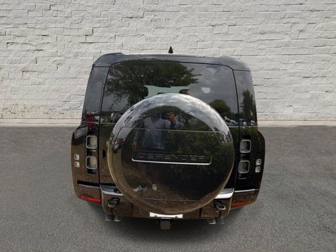 Used 2025 Land Rover Defender 130 V8 image 5